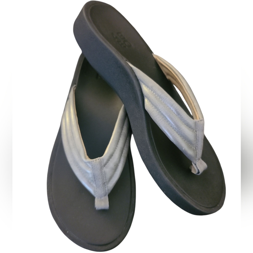 ABEO PASEO PIPER Leather Thong Sandal In Silver Size 10